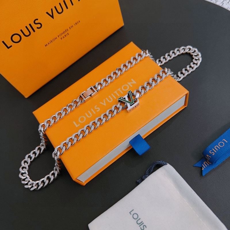 Louis Vuitton Necklaces - Click Image to Close